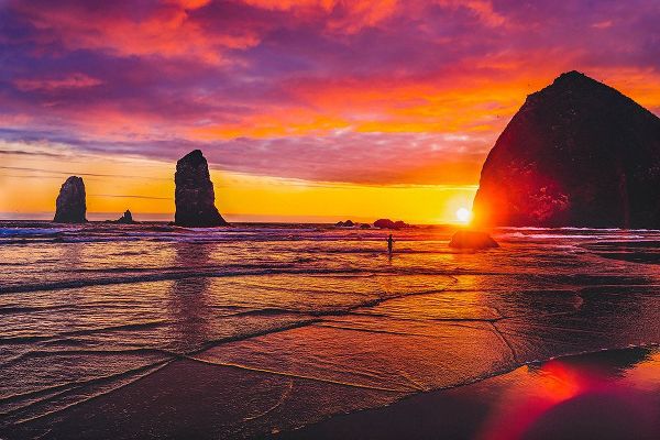 Perry, William 아티스트의 Colorful sunset-Haystack Rock sea stacks-Canon Beach-Clatsop County-Oregon-Originally discovered by작품입니다.